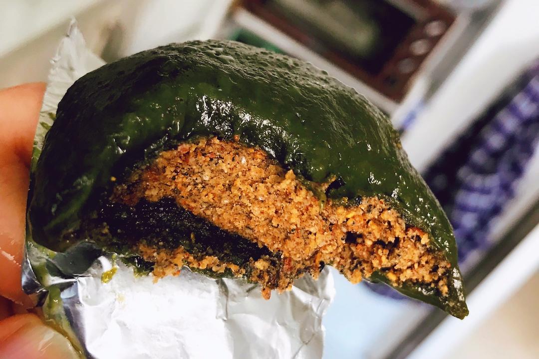 黑芝麻花生青团 Green Rice Cake