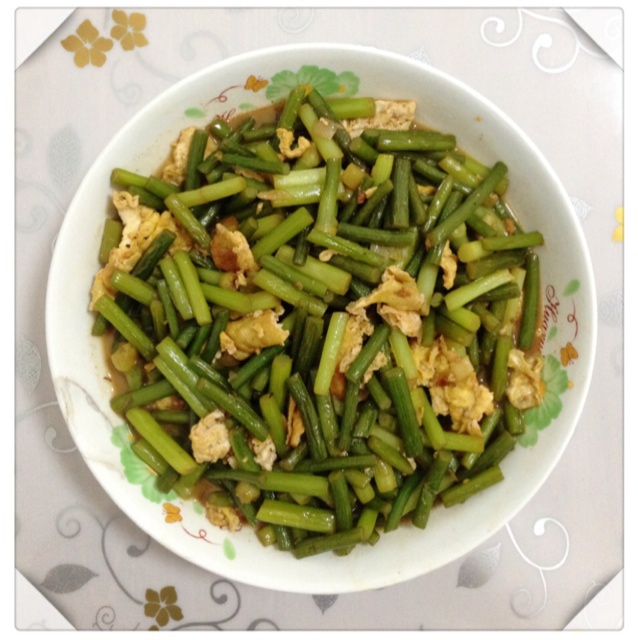 蒜苗炒鸡蛋