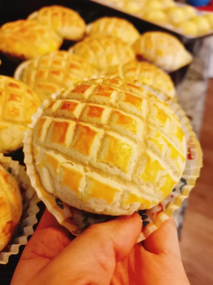 好吃到炸裂的港式菠萝包（附带制作酥皮的小视频）