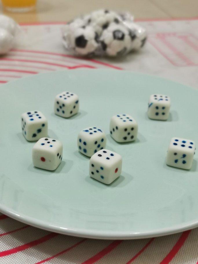 麻将骰子汤圆