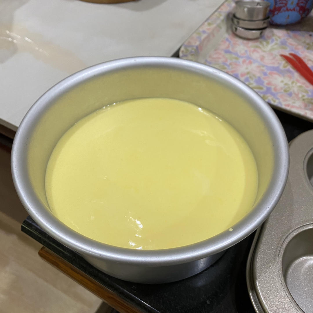 六寸草莓装饰蛋糕