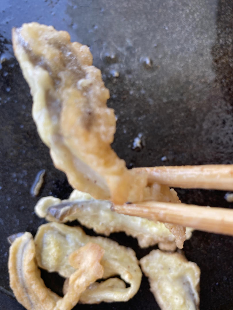不用炸的椒盐蘑菇，外焦里嫩比肉香