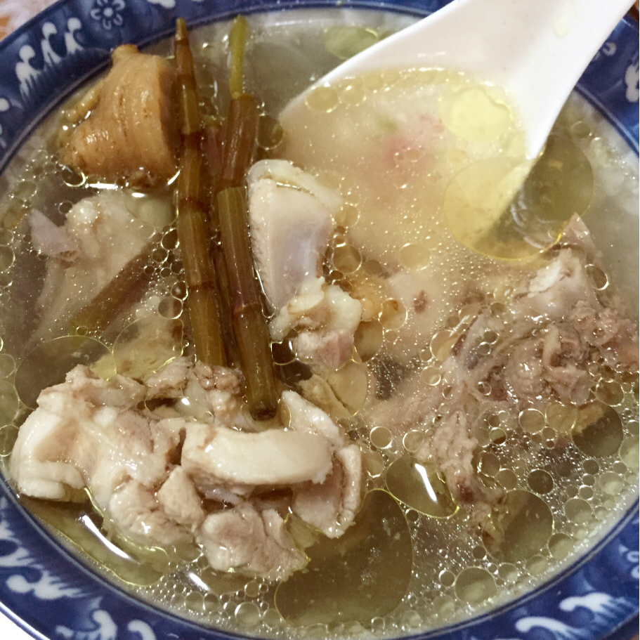 西洋参石斛鸡汤
