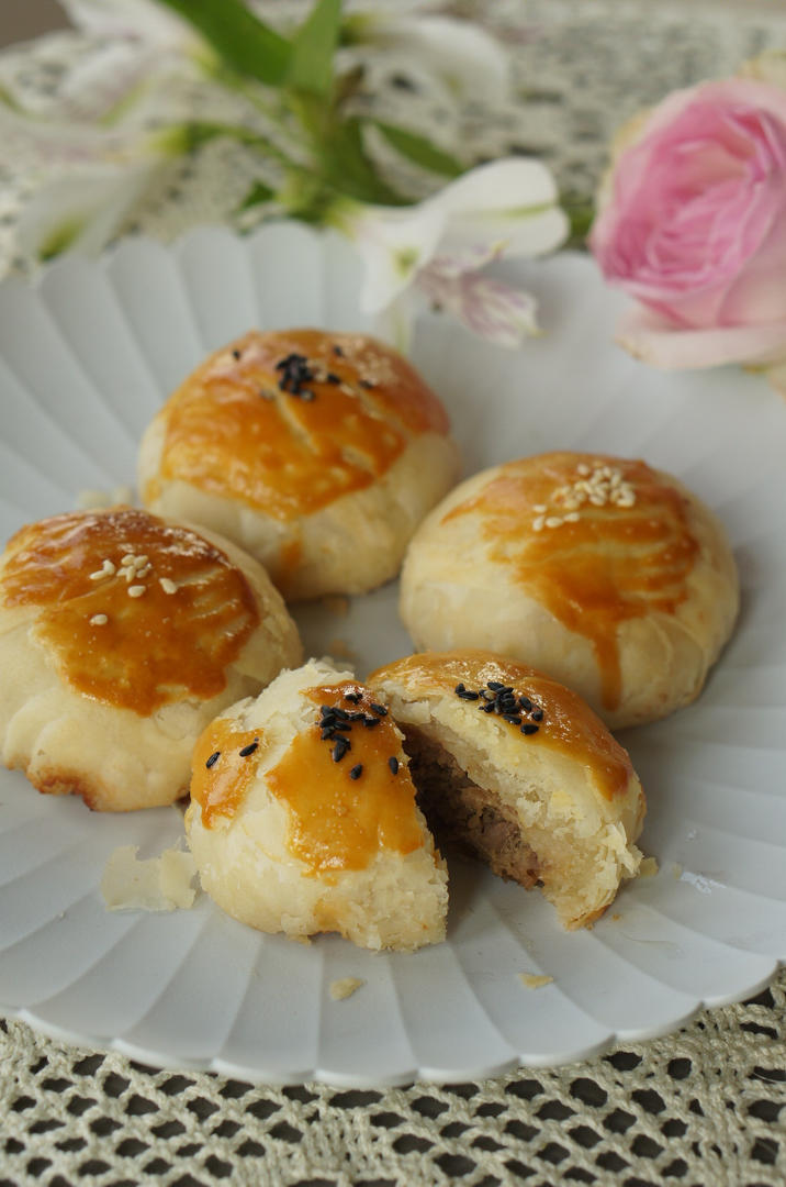 排四个小时队也买不到的鲜肉月饼，秘诀是放麻油！