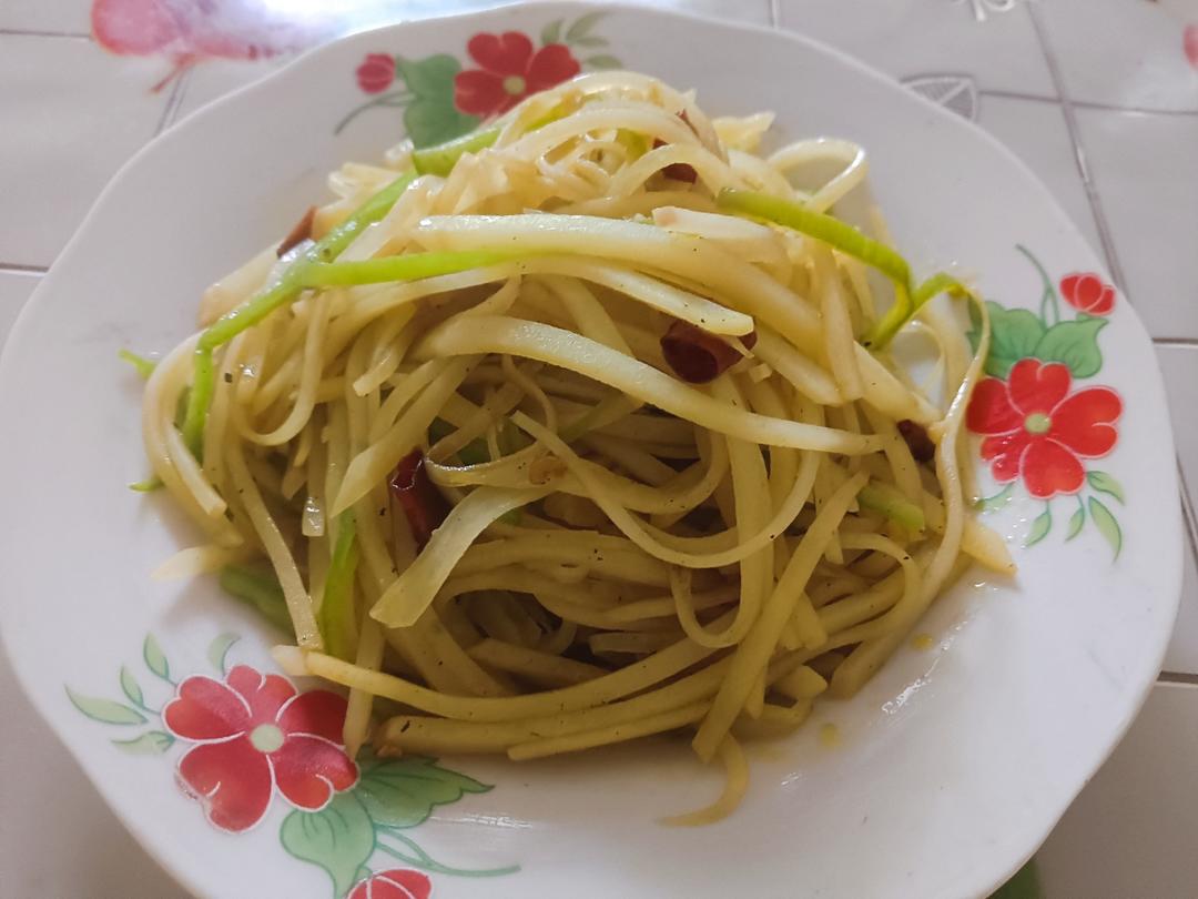 酸辣土豆丝的家常做法 超级下饭