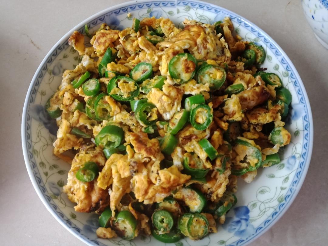 辣椒炒鸡蛋的做法