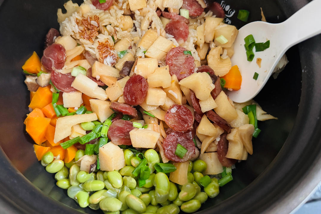 干饭人的春天｜春笋腊味豌豆饭