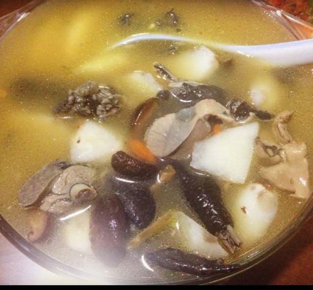 乌骨鸡煲汤
