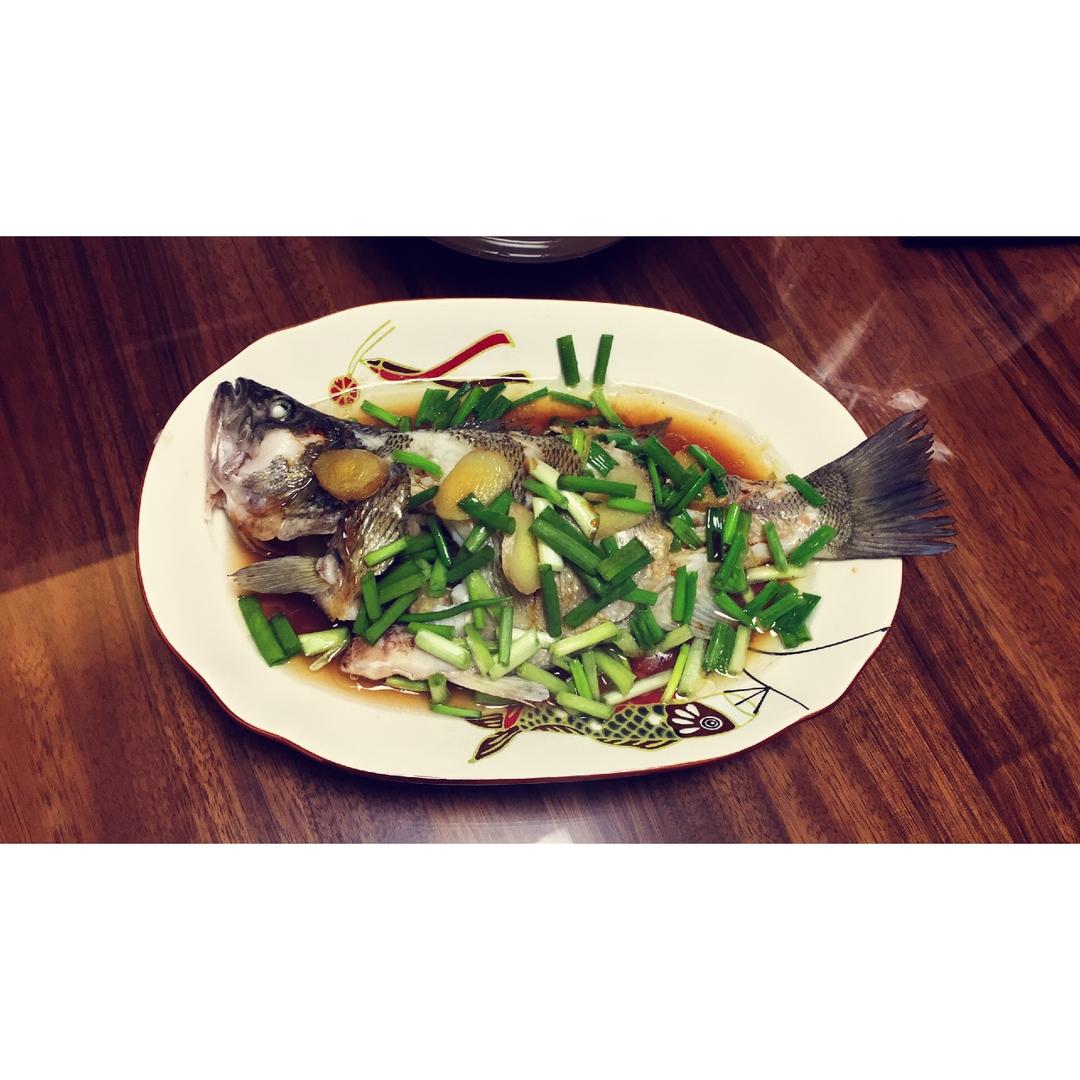 葱油鲈鱼
