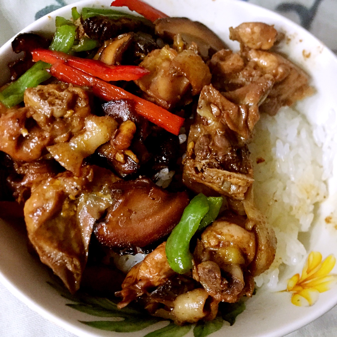 香菇鸡肉饭