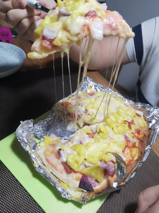 一上餐桌就吃光光的，培根，洋葱，菠萝水果披萨饼的做法