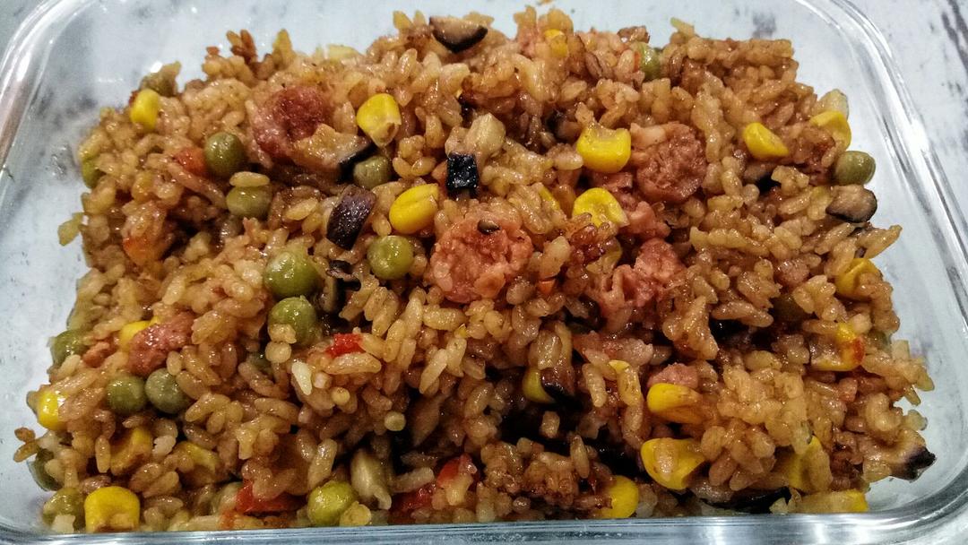 电饭锅版香菇腊肠饭