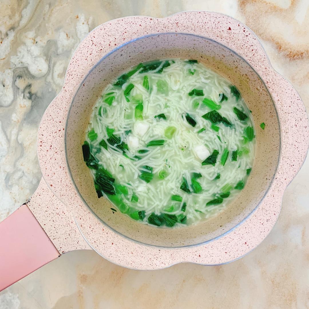 皮卡宝宝爱吃饭