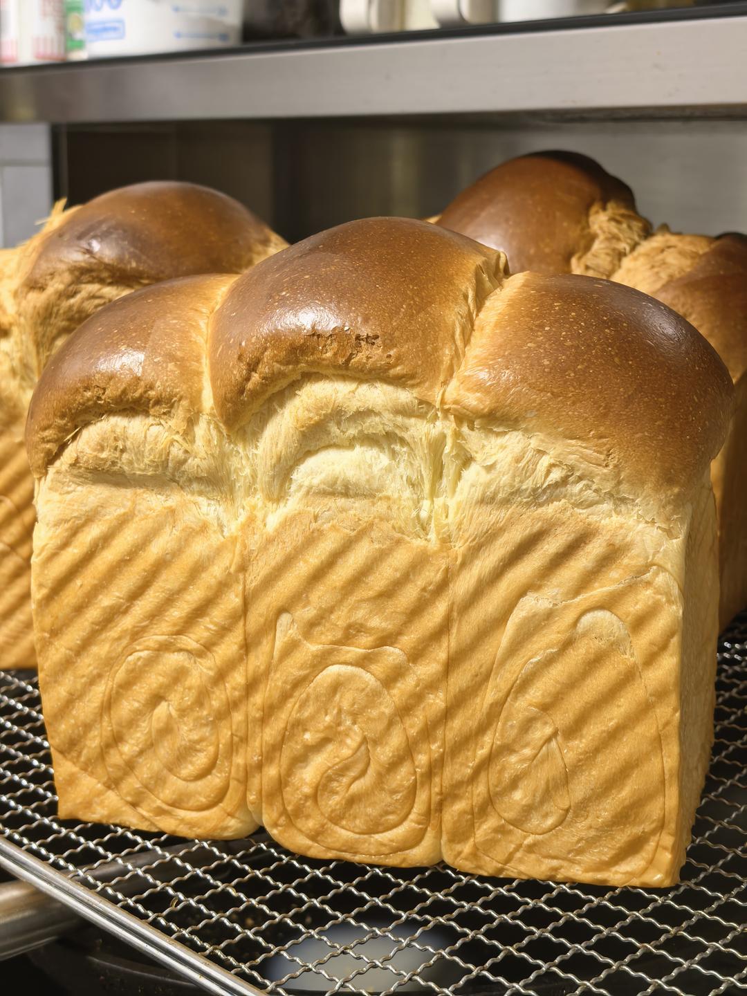 消耗淡奶油的波兰种吐司