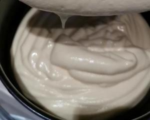 酸奶蒸蛋糕（比戚风蛋糕还容易又好吃，适合宝宝的下午点心）的做法 步骤3