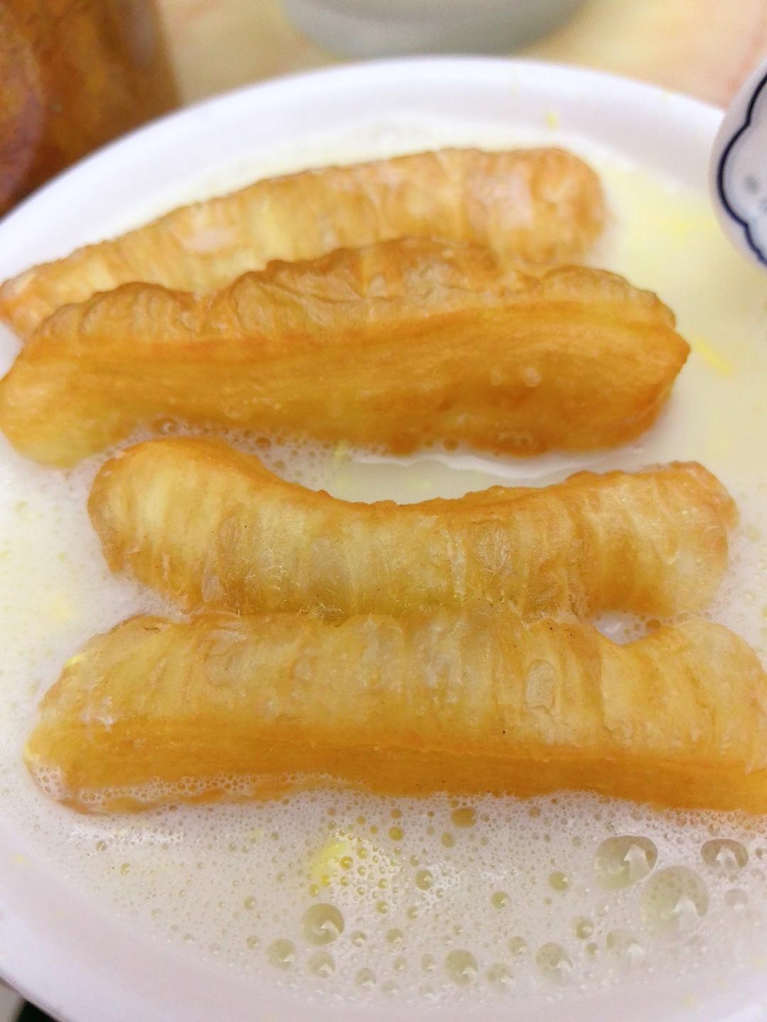 酥软好吃的油条