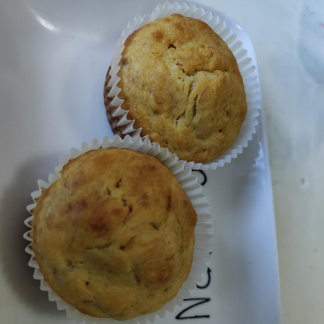 只需搅拌入烤箱的香蕉麦芬
