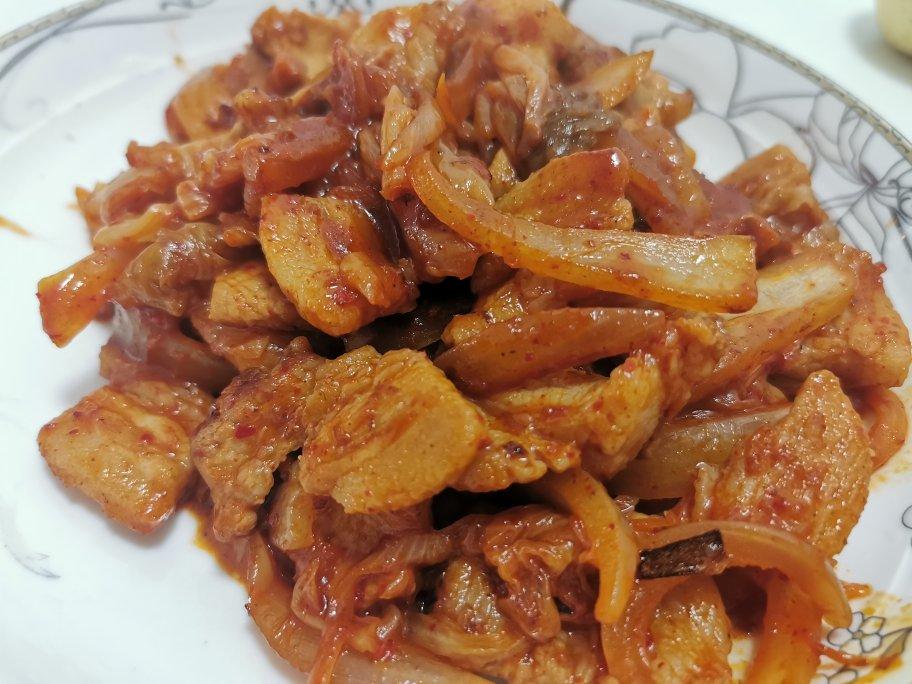 辣白菜炒五花肉