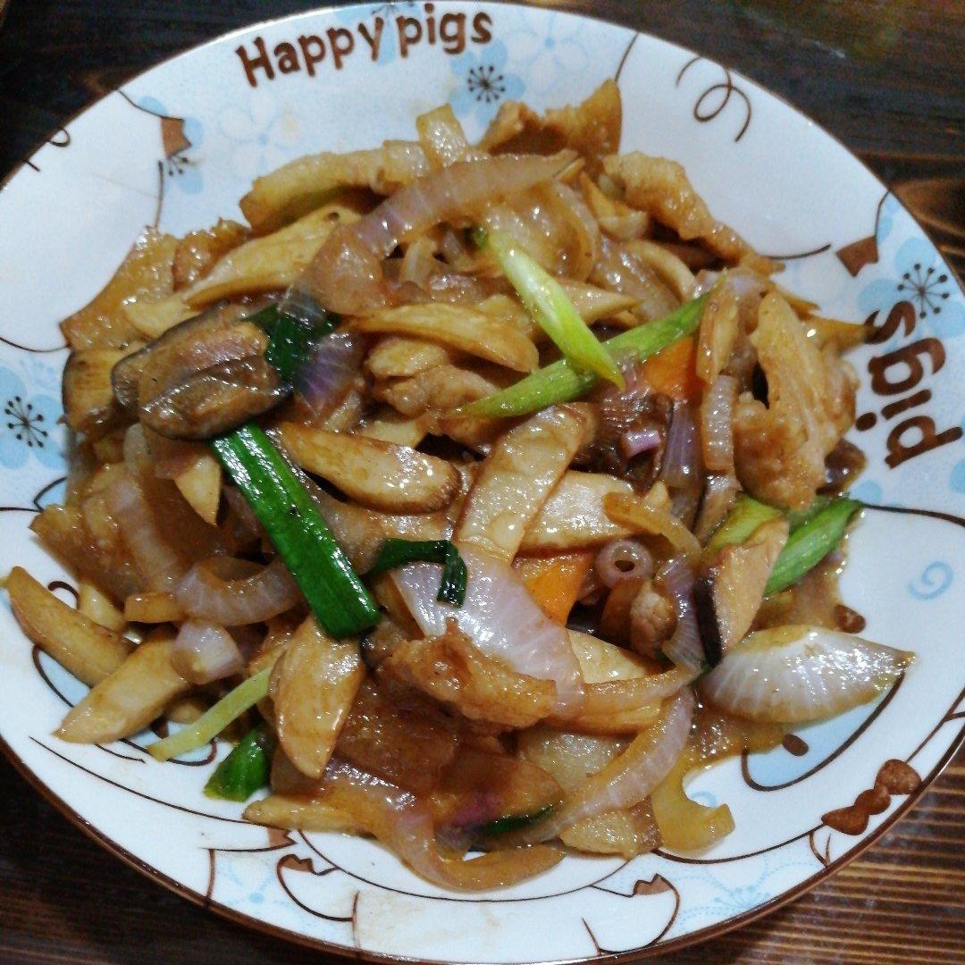 鸡腿菇炒肉