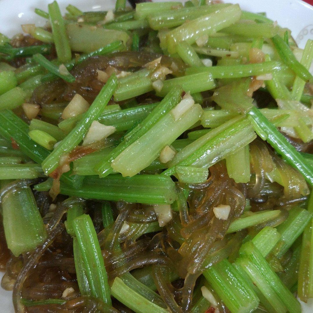 香芹炒粉丝