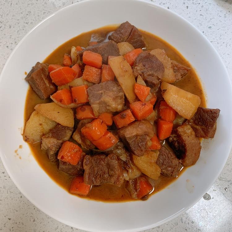 胡萝卜土豆烧牛腩