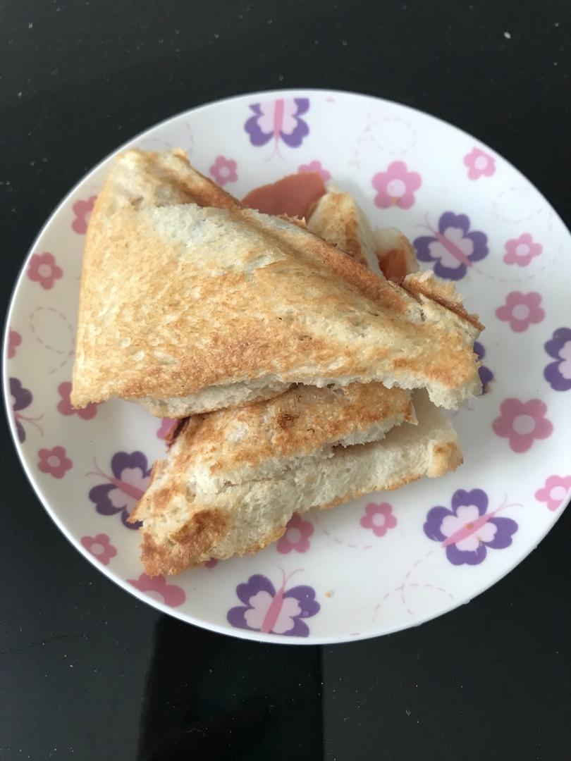 我有一台三明治机