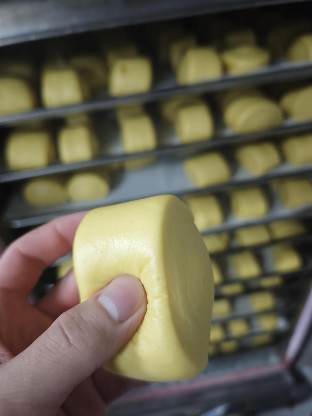 新手也可以--详解如何做出人见人爱、金黄的南瓜馒头