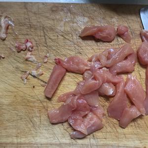 宠物食谱·磨牙蔬果鸡肉条的做法 步骤2