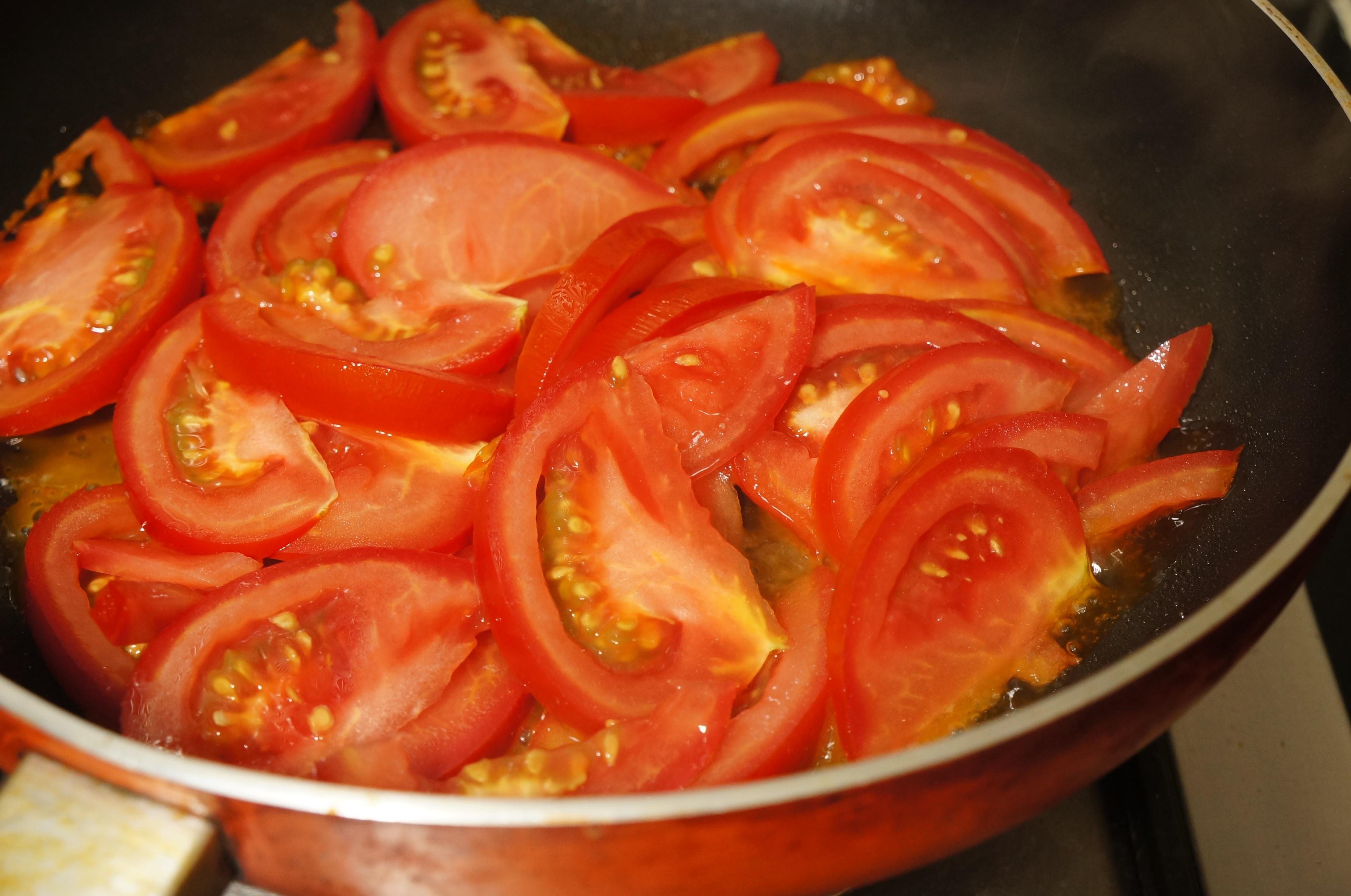 二伏面--番茄肉丝浓酱手擀面的做法 步骤4