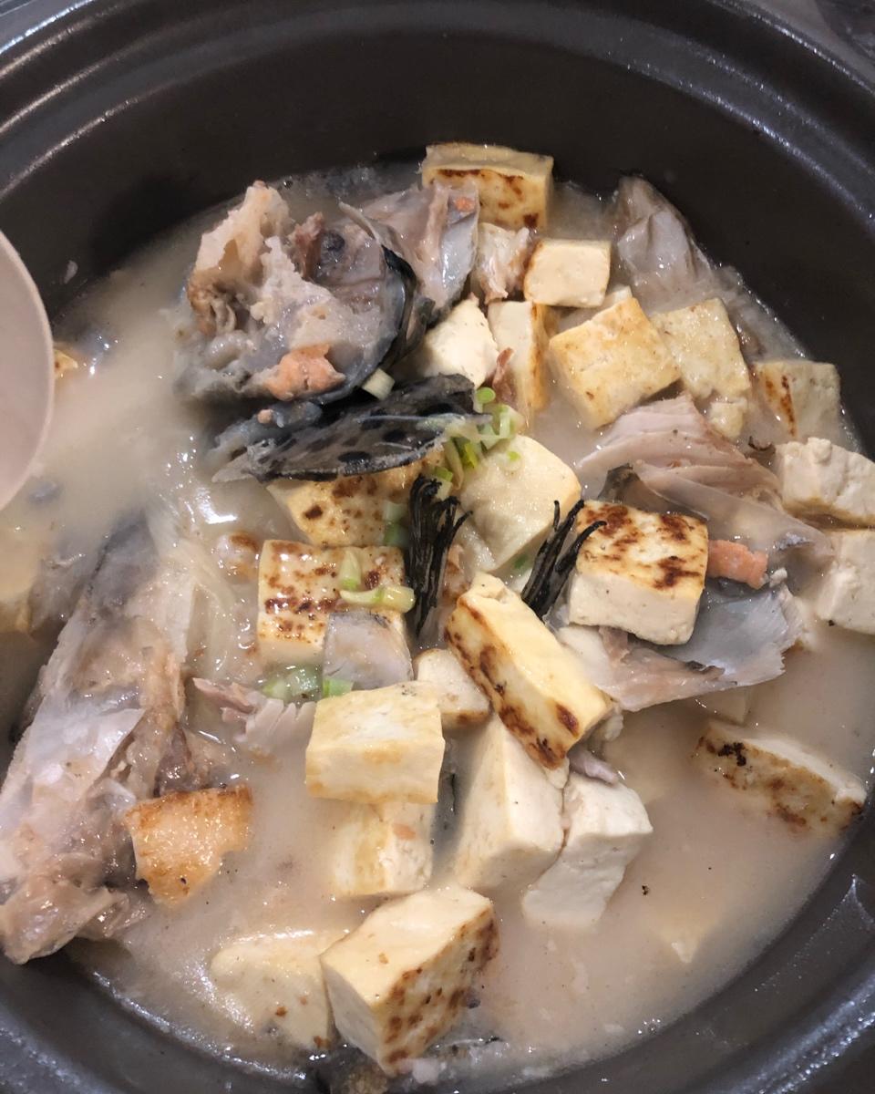 儿童补钙-三文鱼骨豆腐汤