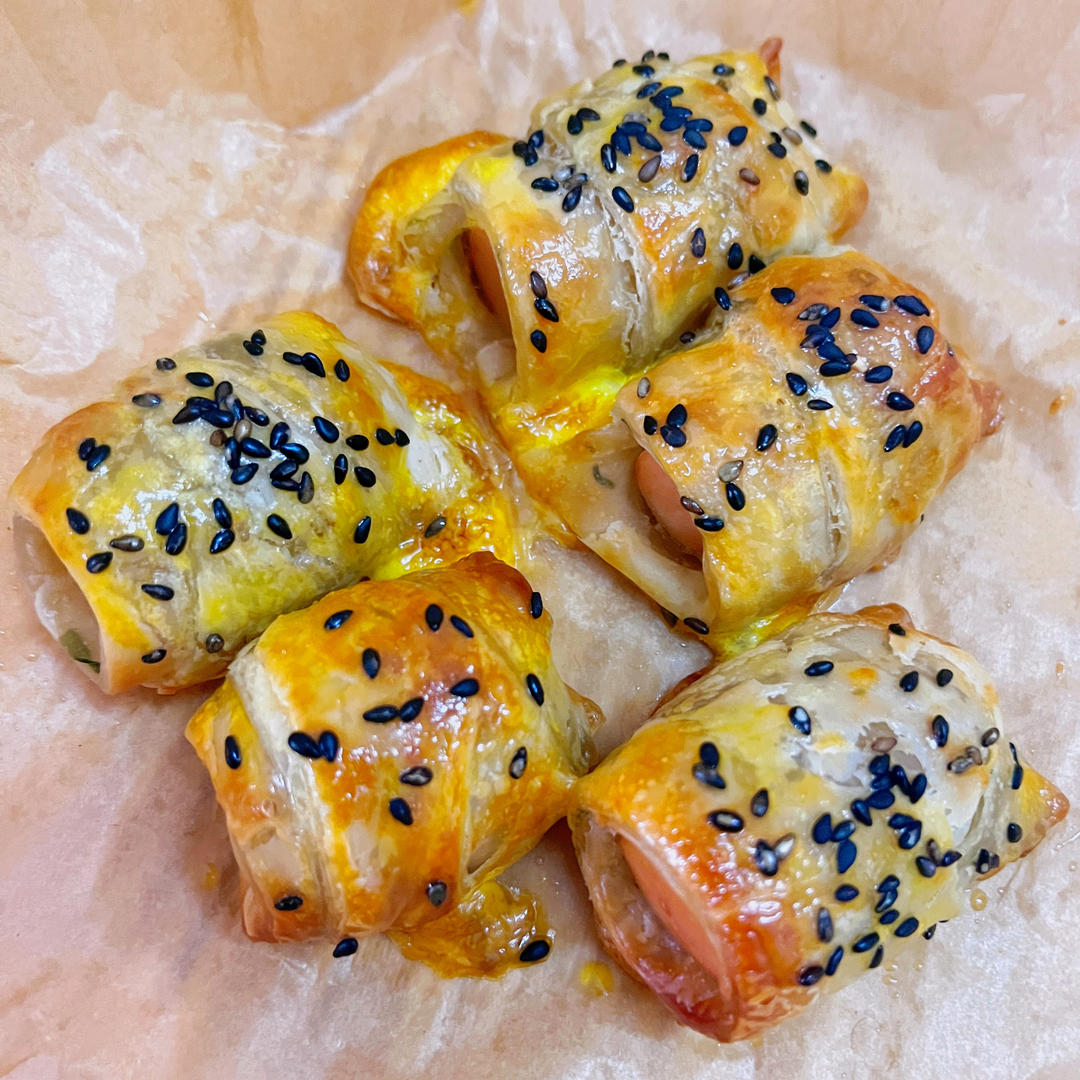 香肠酥皮卷：手抓饼皮还能这样吃，不用和面快速搞定早餐