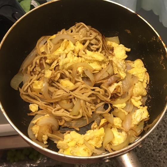 洋葱丝炒鸡蛋