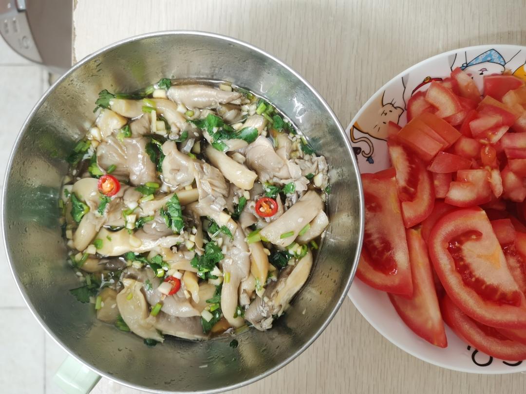 拌一盘光一盘‼️好吃到无法停下来的节奏😋😋凉拌平菇