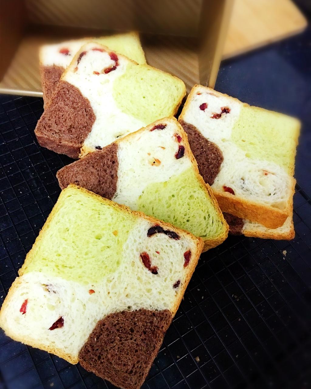 蔓越莓三色吐司