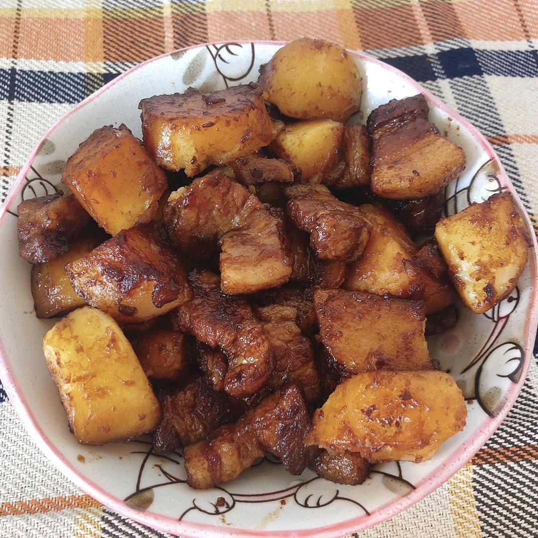 红烧肉炖土豆