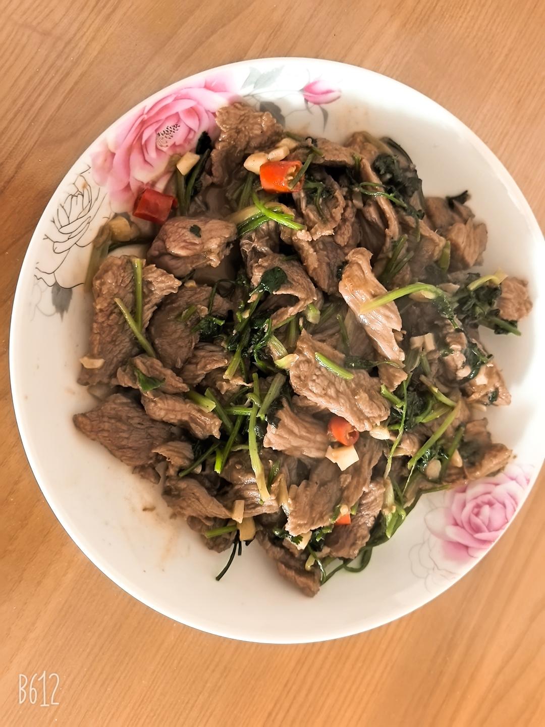 香菜炒牛肉