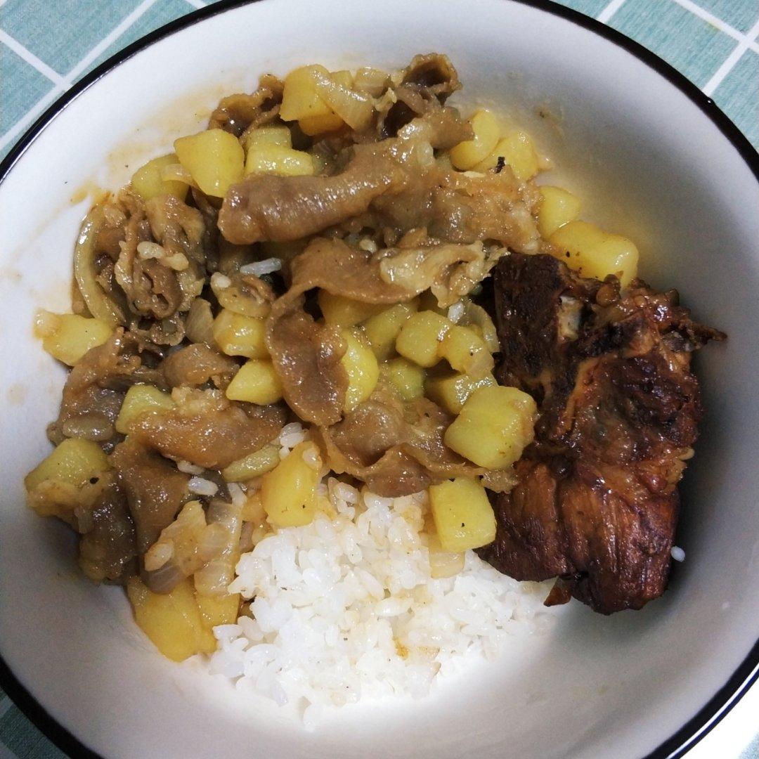 黑胡椒肥牛土豆焖饭