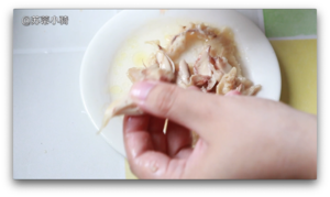 苏蒂宝宝餐：花生酱凉拌面+葡萄酸奶的做法 步骤9