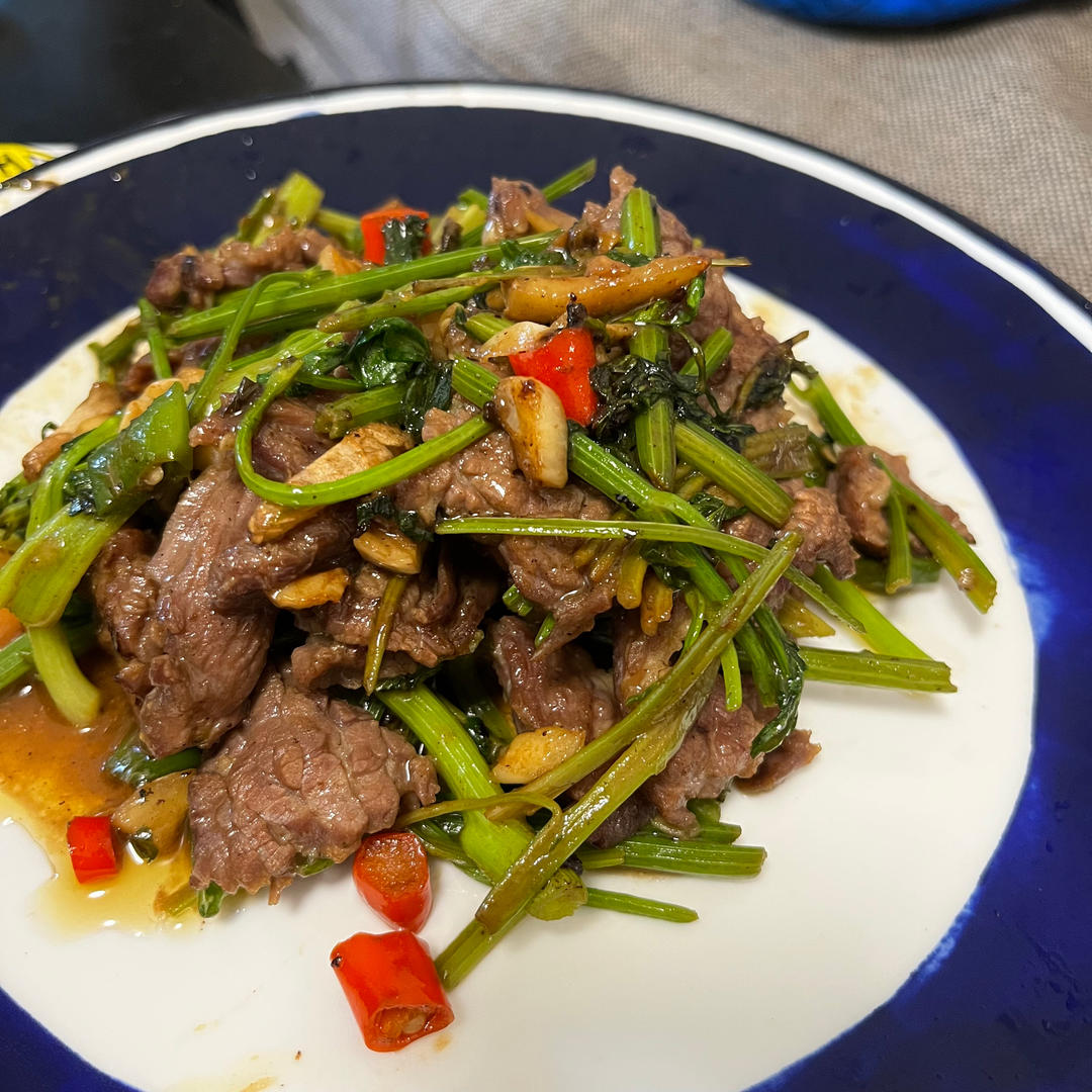 小炒黄牛肉，肉嫩味香！太好吃了简直是米饭杀手！