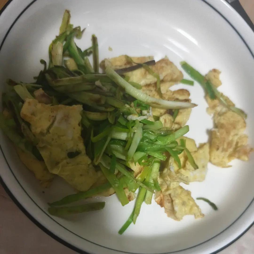 蒜苗炒鸡蛋