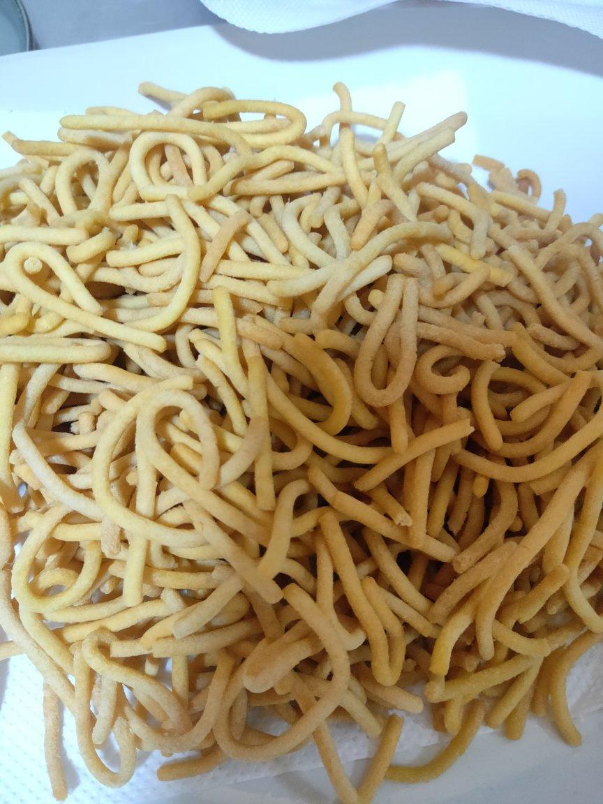 又香又酥鸡蛋小麻花，适合不爱甜食的你