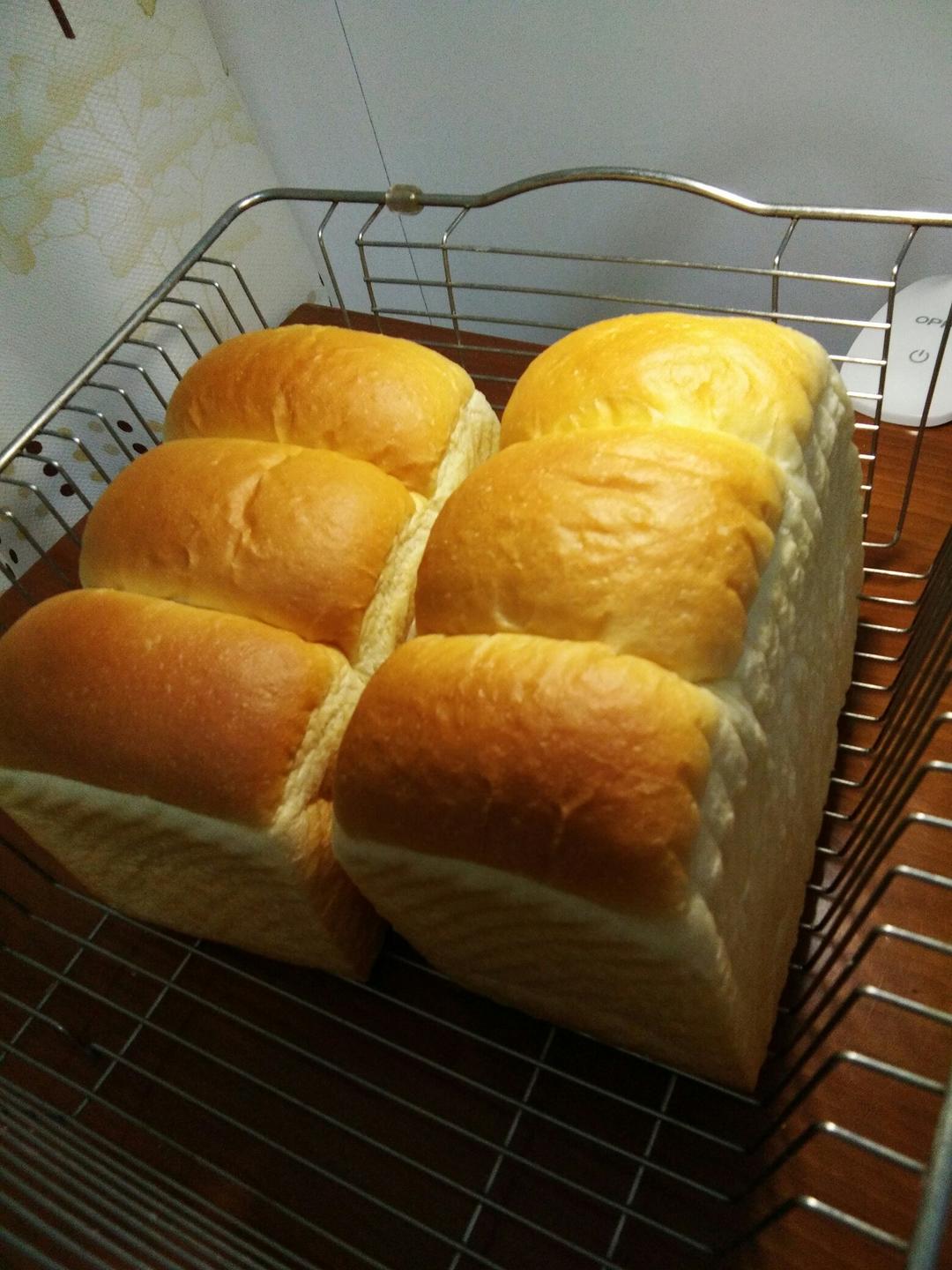 松软醇香软吐司