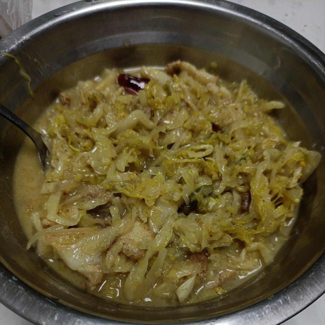 东北酸菜炖白肉