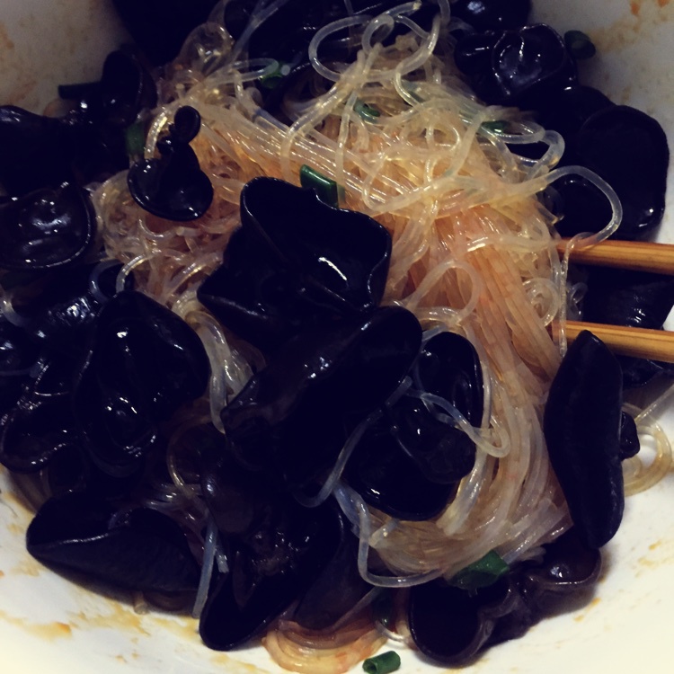 凉拌木耳粉丝