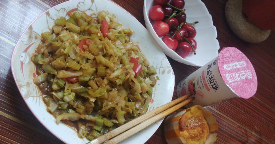 一分钟即可出锅的炝包菜丝、超级爽口下饭
