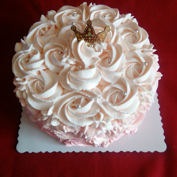 渐变色玫瑰奶油生日蛋糕