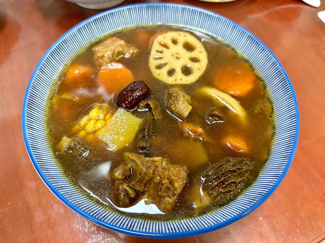 羊肚菌排骨汤