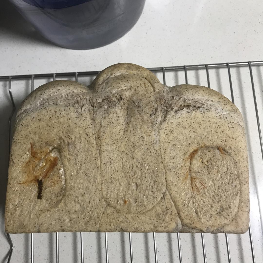 绝配组合—咸蛋黄肉松吐司（三折法）