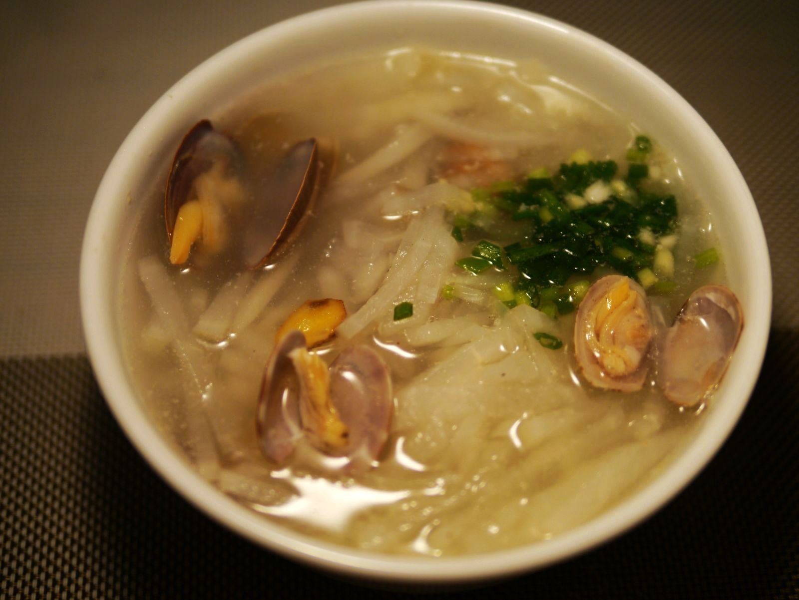 萝卜丝蛤蜊汤