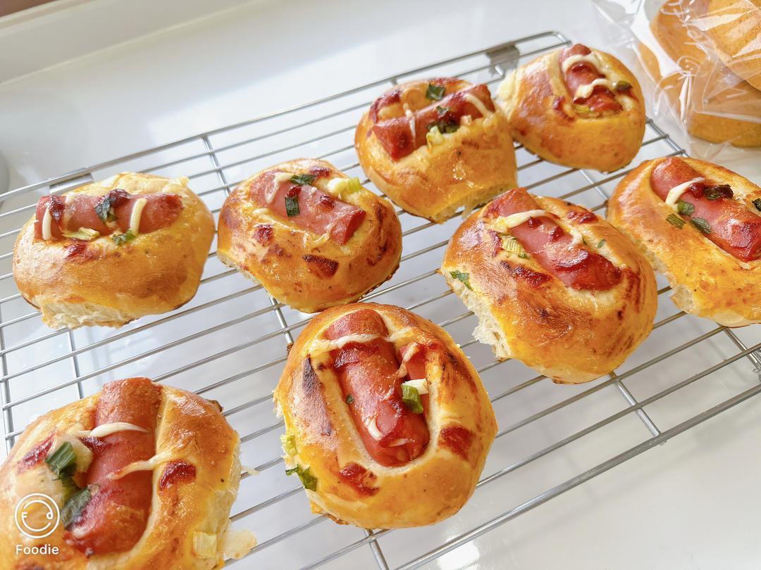 咸香美味‼️一口爆浆❗️黑椒迷你肠仔包